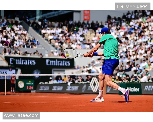 成都网球队的力量揭秘：网球巨献背后的奋斗与荣耀