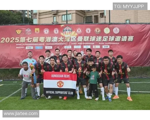 足球明星争霸赛盛况空前球迷热情高涨见证传奇对决 足球明星争霸赛盛况空前球迷热情高涨见证传奇对决