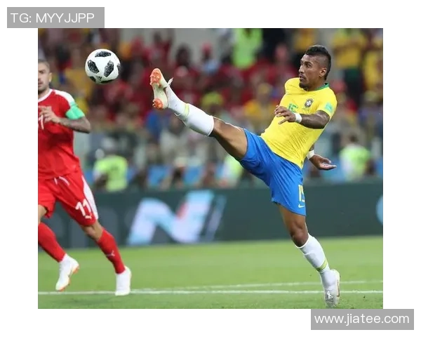 足球明星意外受伤头撞胸口引发球迷热议与关注 足球明星意外受伤头撞胸口引发球迷热议与关注