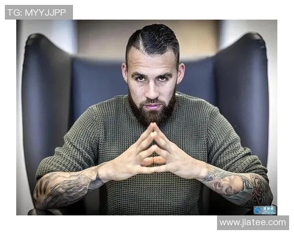 足球明星男生后背纹身的魅力与个性展示解析 足球明星男生后背纹身的魅力与个性展示解析